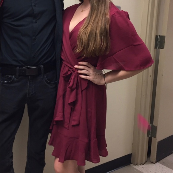 Francesca’s mock wrap wine colored flows dress - Picture 2 of 2